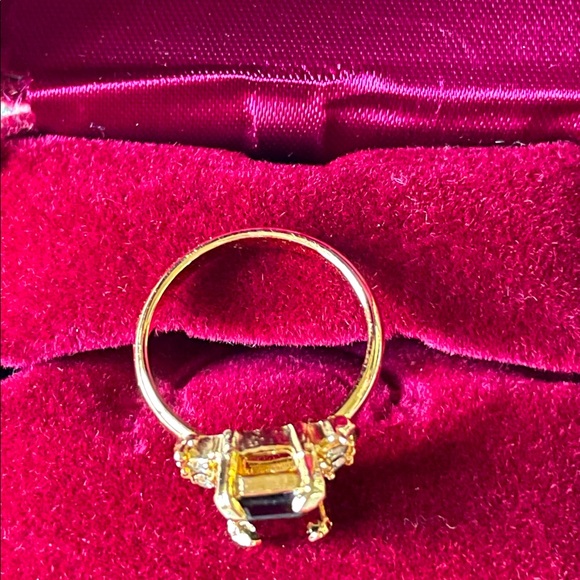 Ruby Gold Ring - Picture 2 of 2